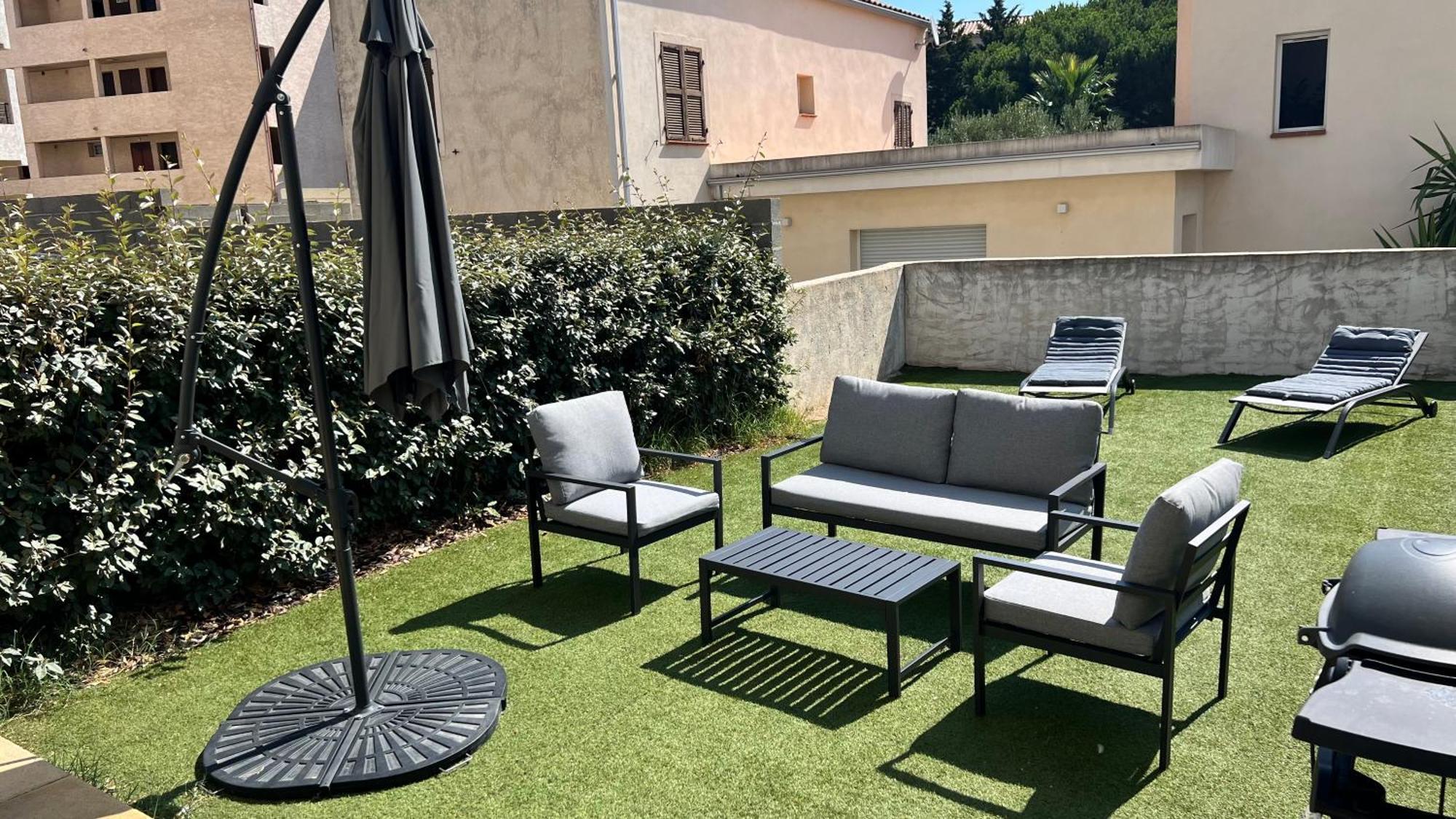T2 - Rez-de-jardin, Proche Et Commerces Apartment