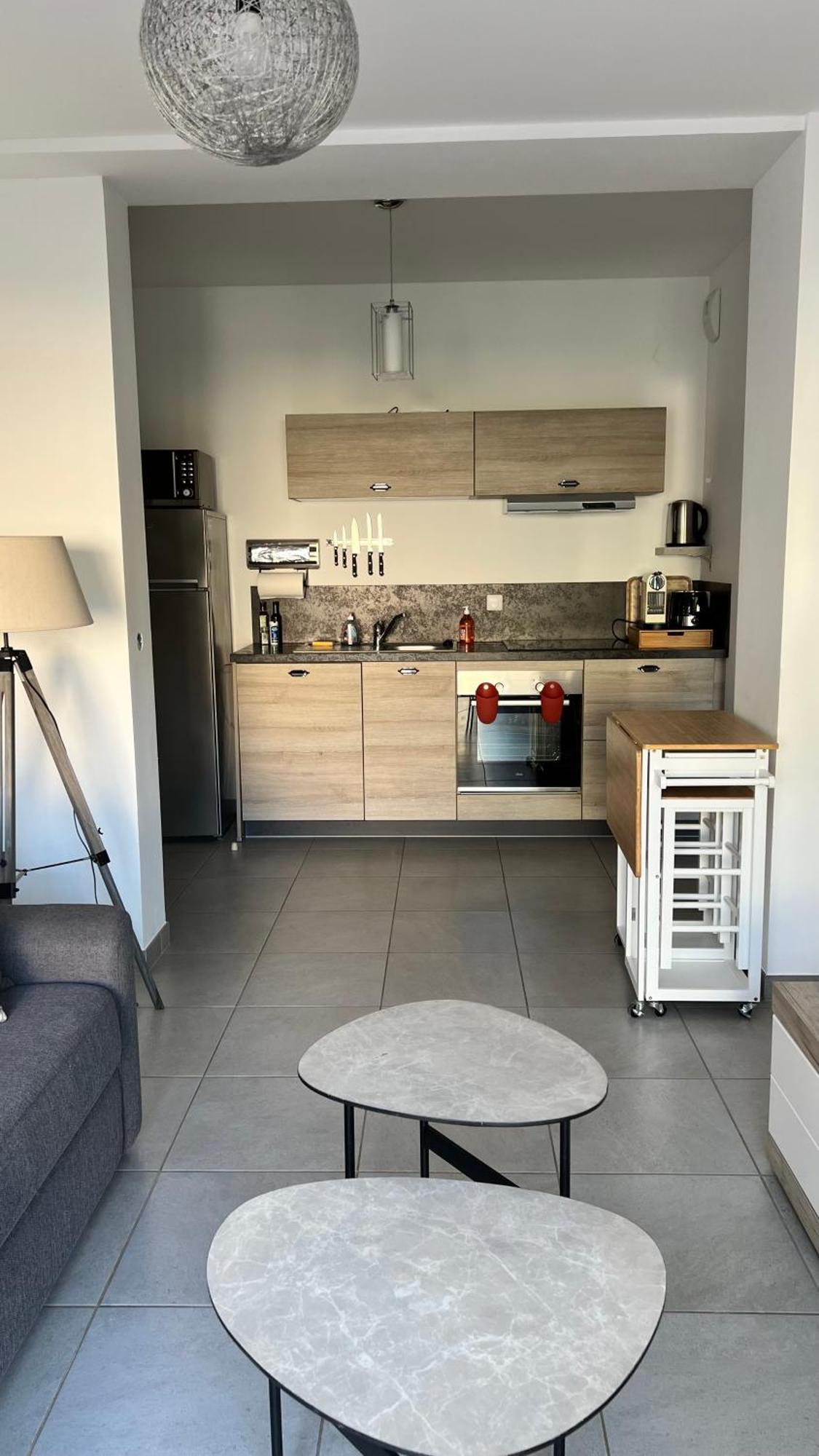 T2 - Rez-de-jardin, Proche Et Commerces