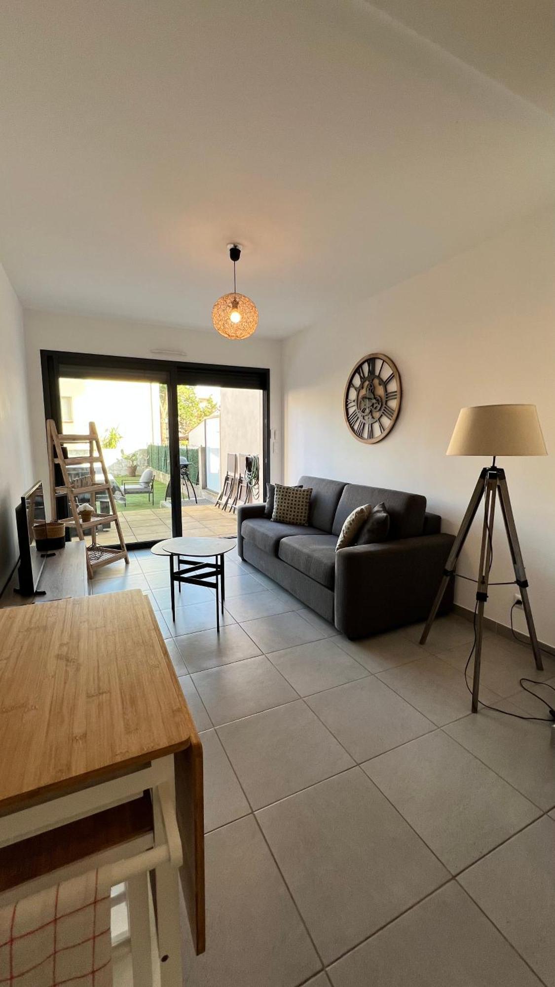 T2 - Rez-de-jardin, Proche Et Commerces Calvi (Corsica)